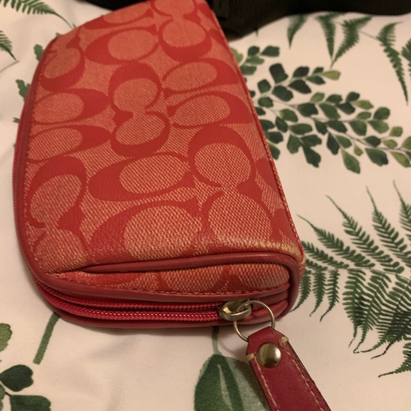Pink Coach Makeup Bag - Picture 2 of 5